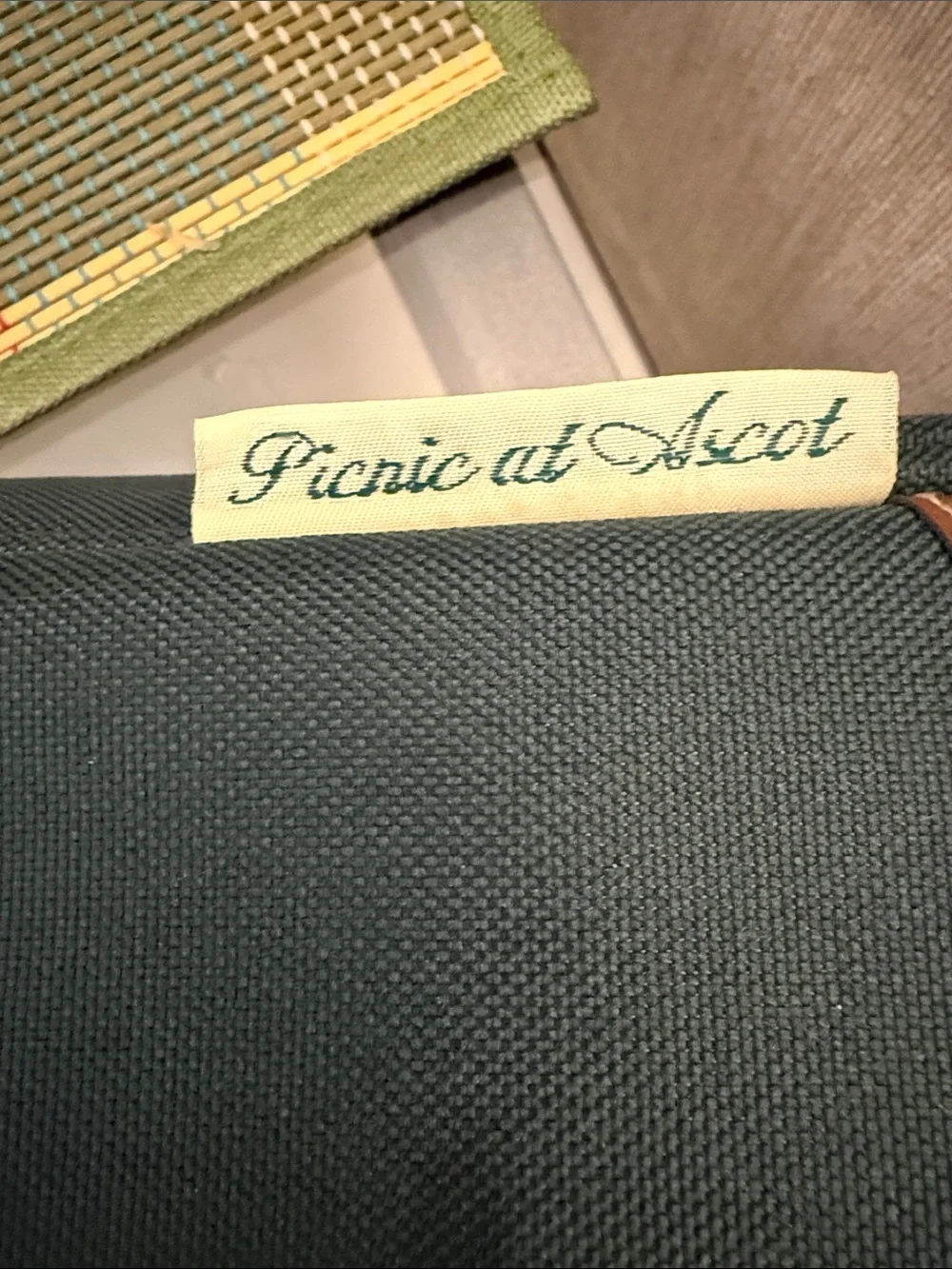 PICNIC AT ASCOT Wine for 2 Insulated Bag. Picnic style includes opener & glasses